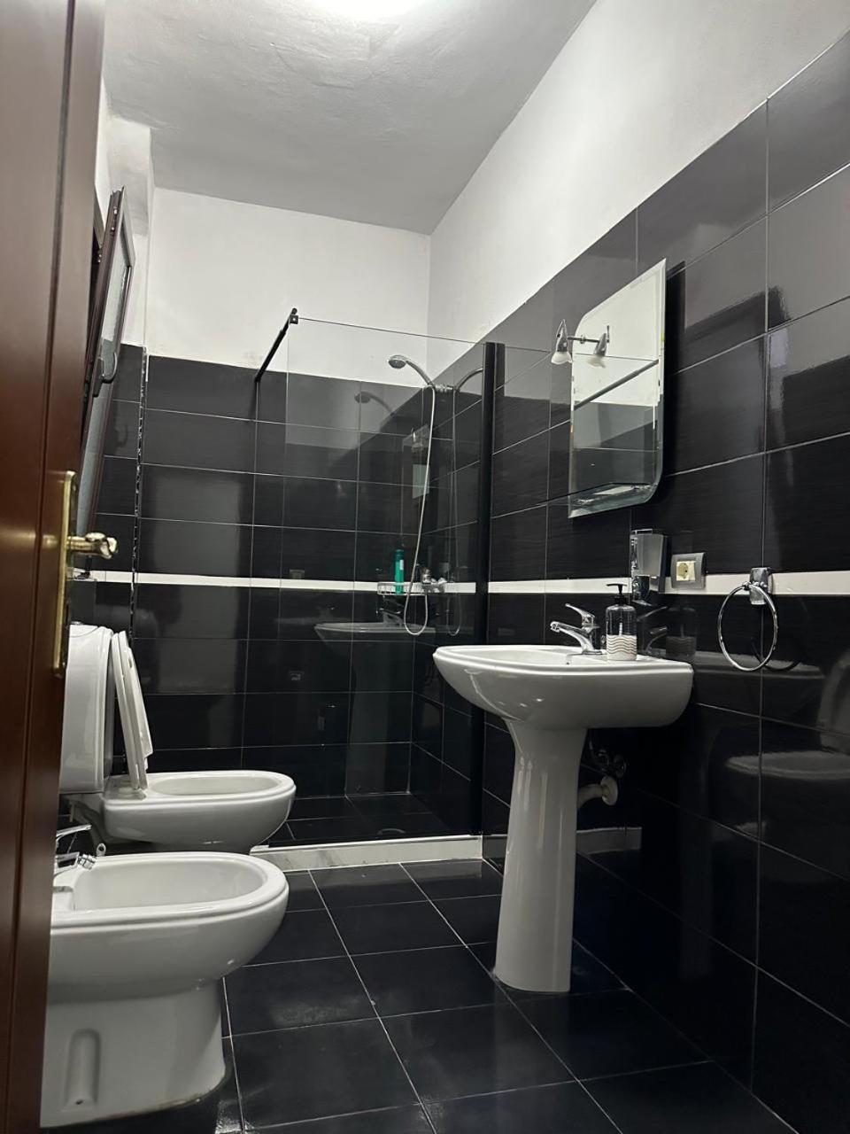 Host Apartments Shkoder Luaran gambar