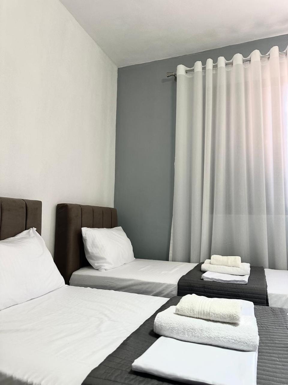 Host Apartments Shkoder Luaran gambar